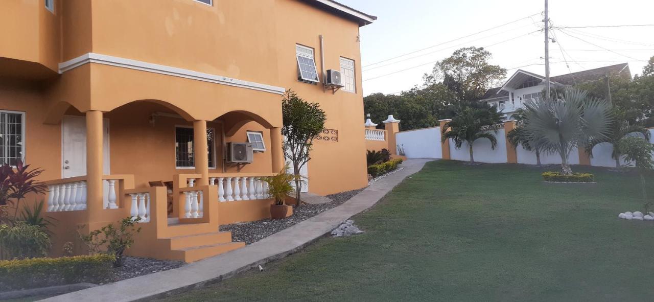 Bed and Breakfast Modrians Runaway Bay Exteriér fotografie